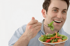 Essen Sie während der Prostatitis-Behandlung Gemüsesalat